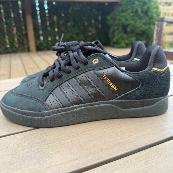 Adidas Tyshawn Low – Rare Black Suede with Gold Details – Size US 8.5 | New With - Picture 7 of 12